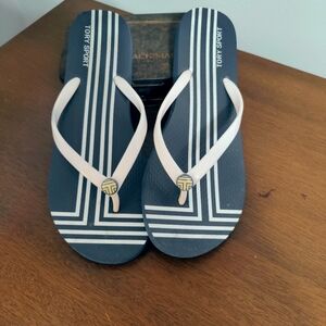 Tory Burch tory sport Blue & White Flip Flops sandals Logo Medallion resort 9.5